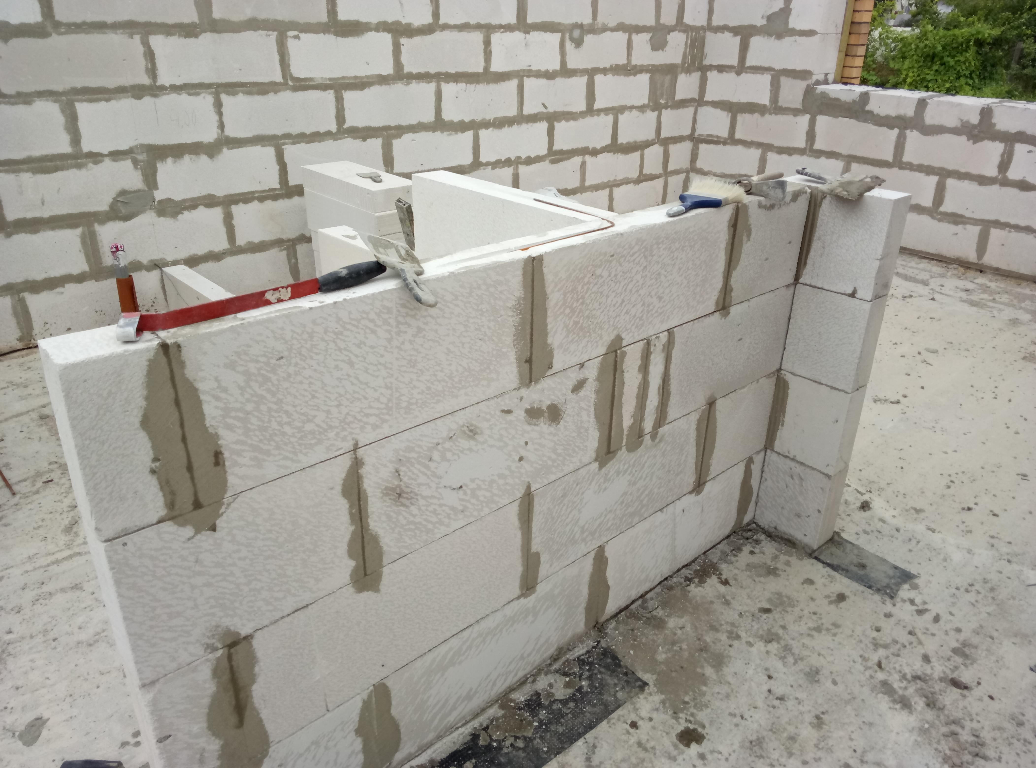 Частые ошибки при возведении стен из бетонных блоков