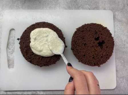 Как испечь нежнейший шоколадный торт в микроволновке