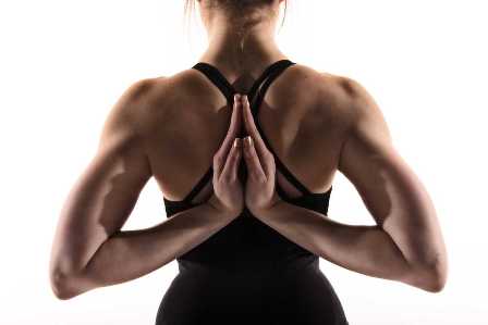Как поддерживать здоровую спину во время фитнеса