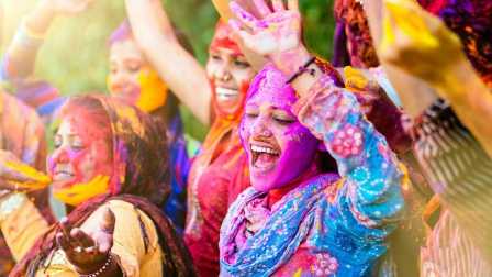 Праздничные традиции в мире: от праздника Весны до Индийского фестиваля Holi
