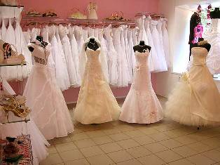Платье невесты и другая одежда