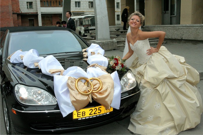 Автомобили на свадьбу. Прогулка с шиком и удобством