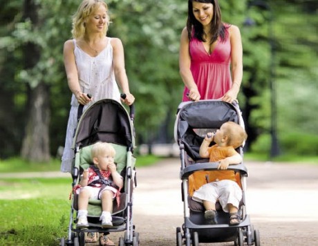 Прогулочная коляска для малыша